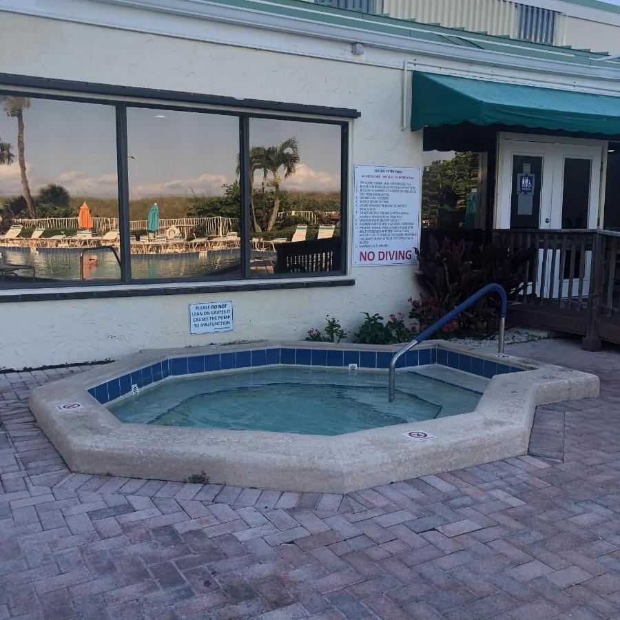 Beach Bungalow At Ocean Village Fort Pierce Exterior foto